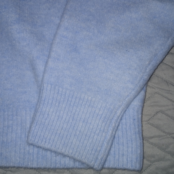 Zara Soft Blue Crew Neck Sweater EUC - Picture 3 of 3